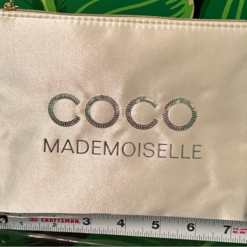 NWOT CHANEL COCO Chanel Sequined Mademoiselle Makeup/Cosmetic Pouch - Picture 6 of 11
